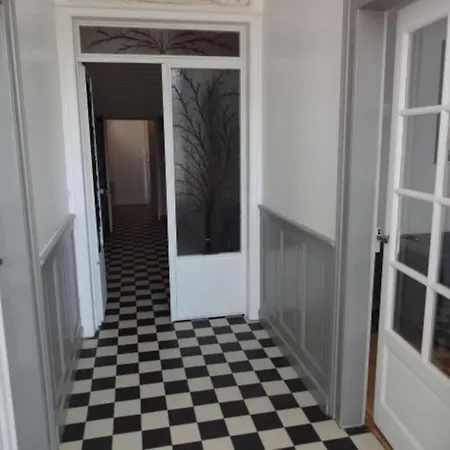 Location Grande Maison De 7 Chambres 펜션 *